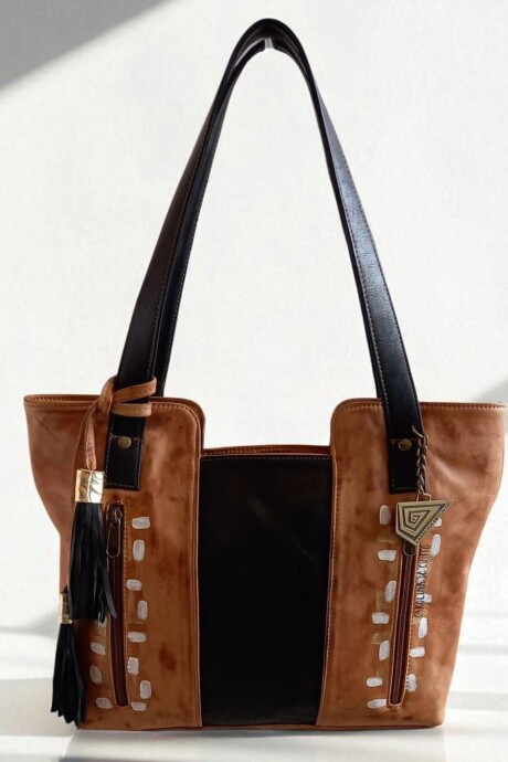 Cartera FILIPPA De Cuero Con Arte Pintada A Mano Negro Y Terra
