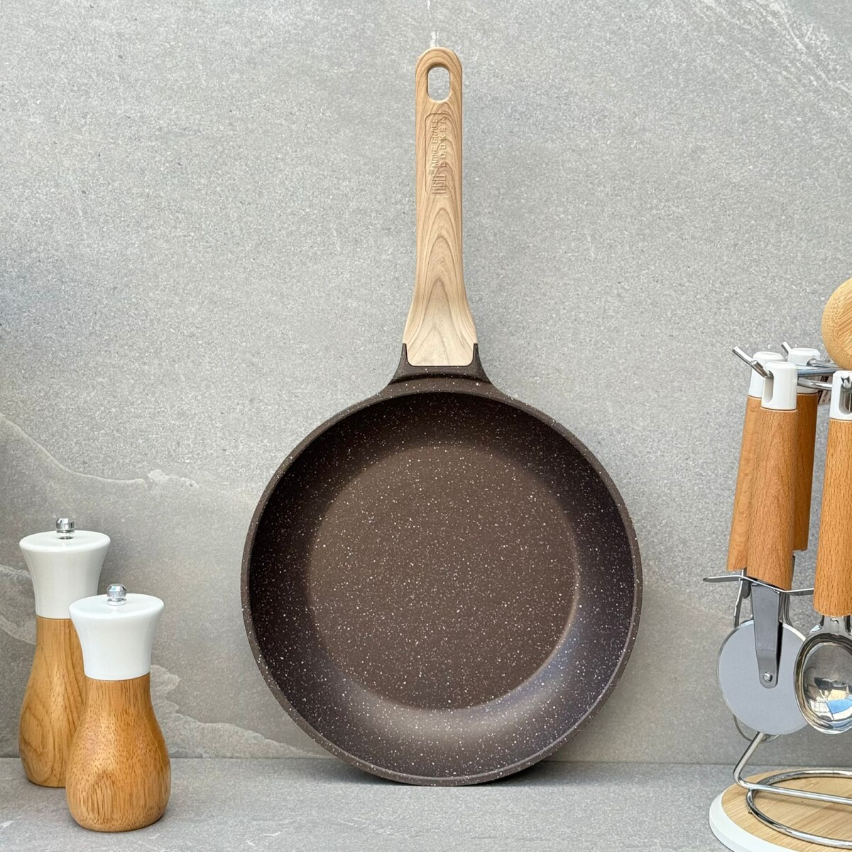 Sarten Aluminio Fundido Recubrimiento Cerámico 24cm MGC - Marrón 