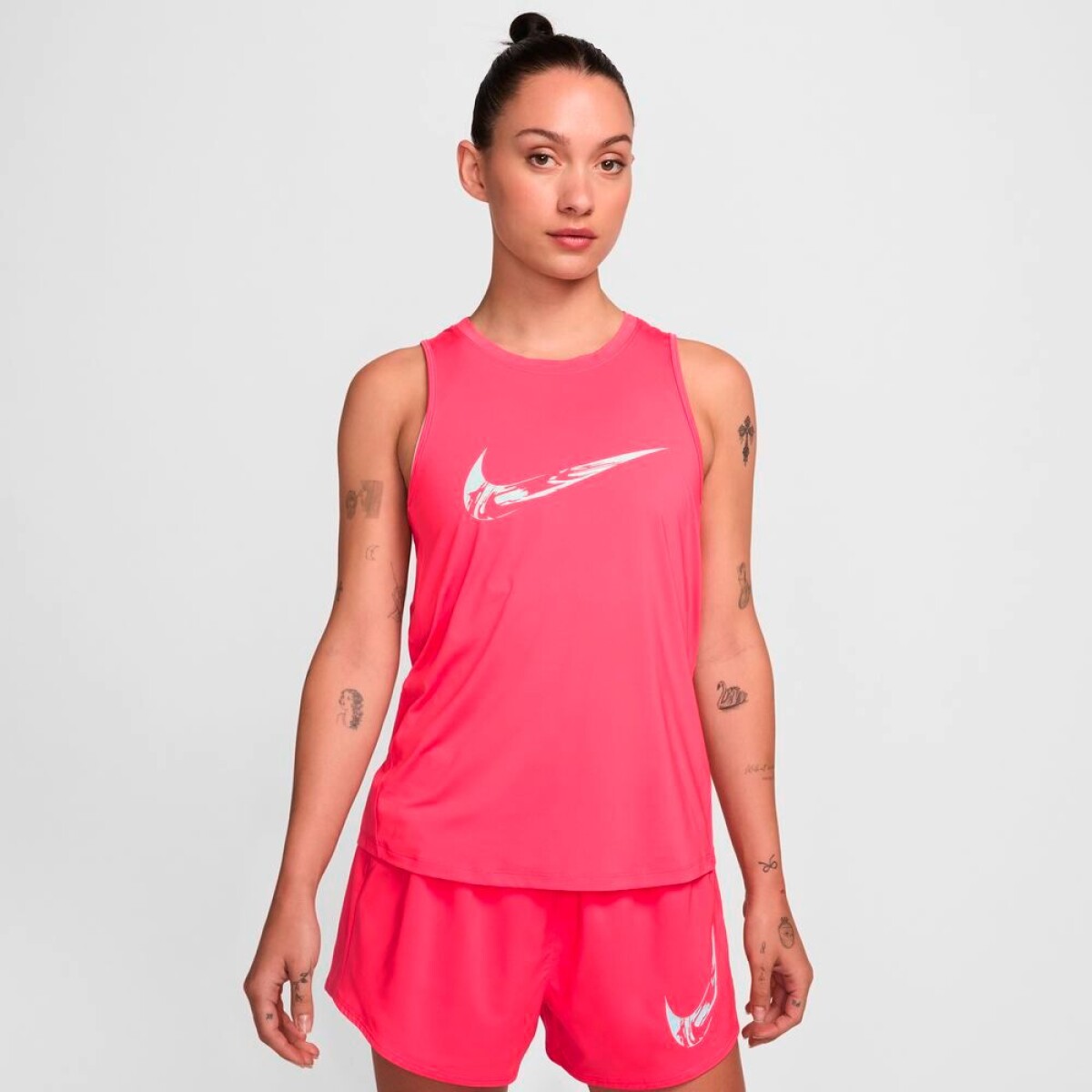 Camiseta Nike One Swoosh Hbr Dri-Fit Tanike de Mujer - Rosado 