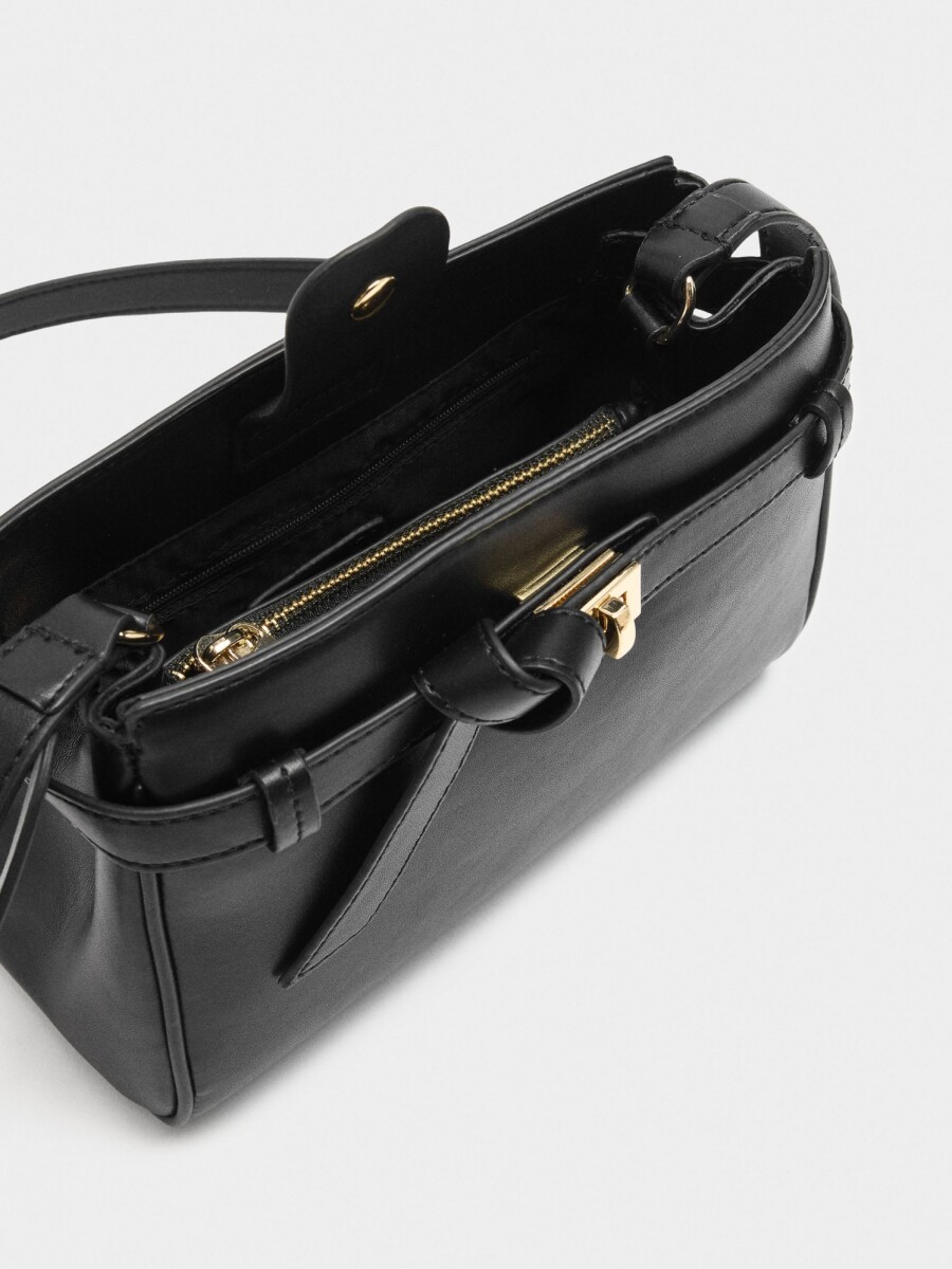 Bolso Bandolera Con Detalle De Cinturón negro